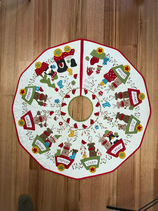 Santa’s Tree Skirt Pattern and Felt Kit
